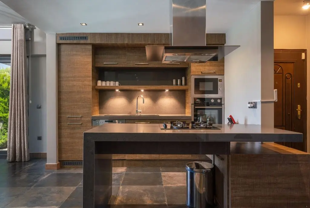 Fitted kitchen